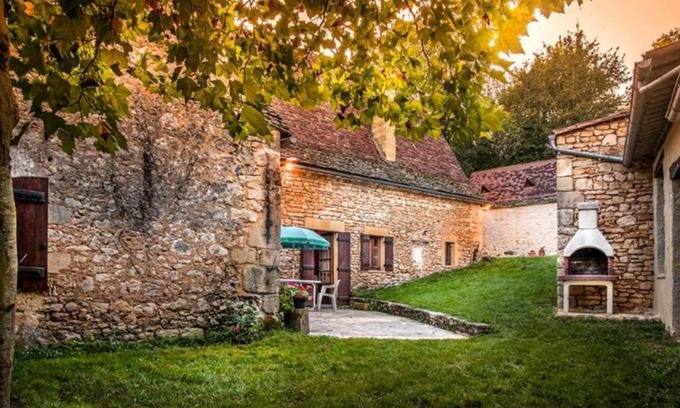 Saint-Andre-dAllas Casa | Périgordian Cottage, large swimming pool, BBQ