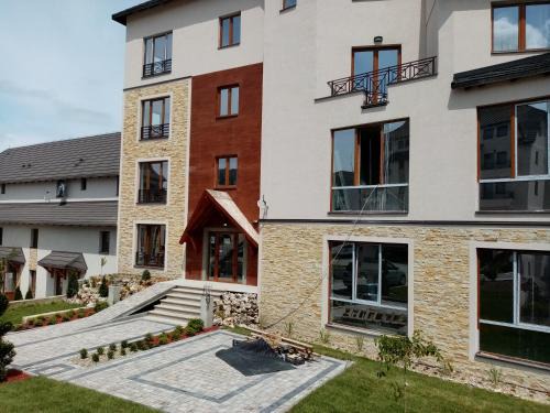 Lisina Apartamento | Pčelica L15 Milmari