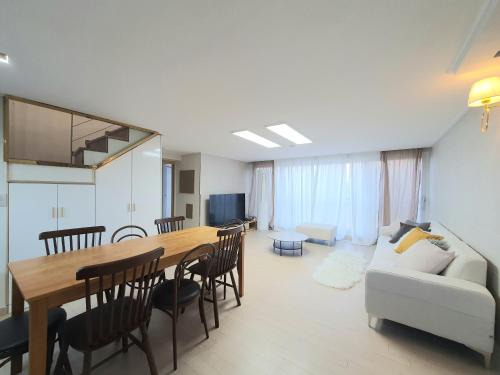 Seogyo-dong Villa | P house