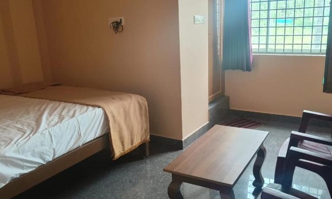 Madduru Cabina | P.M.Residency Boarding and Lodging