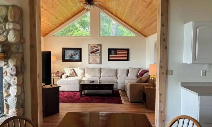 Ossipee Cabina | P&P Lakeside Lodge