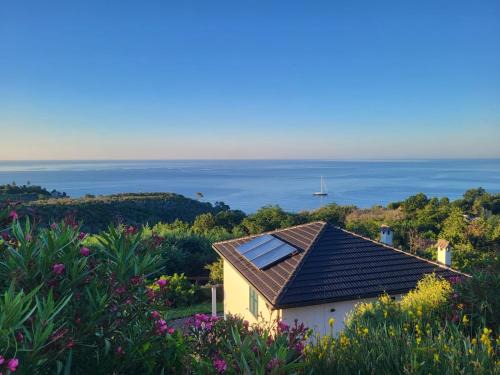 Cogoleto Casa | P r a t o e O n d e