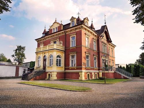 Myszkow Cama Y Desayuno | PAŁAC FABRYKANTA