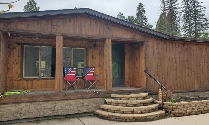 Deadwood Casa | PA's HOUSE; COMFY; PETS; DEADWOOD, MICHELSON TRAIL. UTV & EBIKE RENTAL; HWY 385