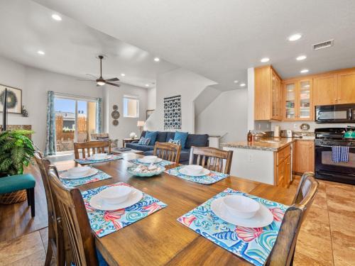 Pacific Beach Casa | Pacific Beach Dreaming - AC, walk 2 town, garage & beach