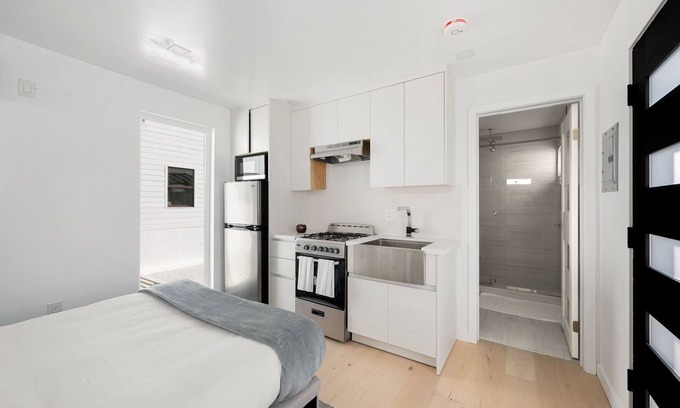 Santa Monica Canyon Apartamento | Pacific Coast - Oceanfront Living Studio B