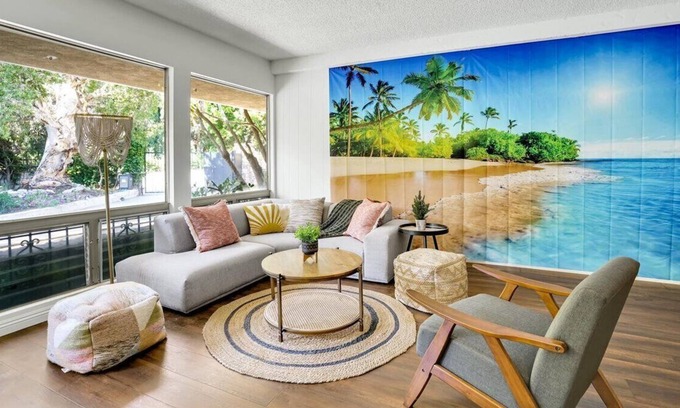 Santa Monica Canyon Casa | Pacific Palisades Celeb Hub