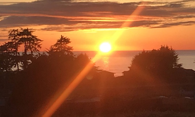 Smith River Casa | Pacific Sunset House - Spacious Family Home With Exceptional Ocean Views