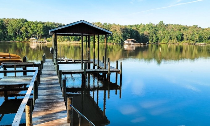 Heathsville Casa | Paddle, Float, & Fish on the Great Wicomico River Private dock w/ kayaks & views