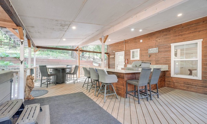 Glencoe Casa | Paddle or Swim in Community Lake: Arnold Retreat!