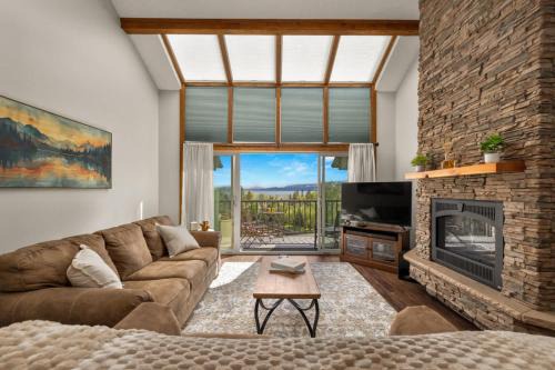 Bigfork Casa | Paddle & Pine - Lake Views & Private Dock Access