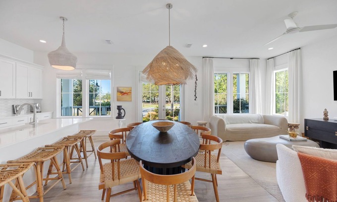 Seagrove Beach Casa | Paddleboard*Dock to Fish*Golf Cart*Pool