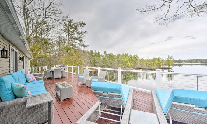 Lunenburg Casa | Paddlers Paradise on Hickory Hills Lake!