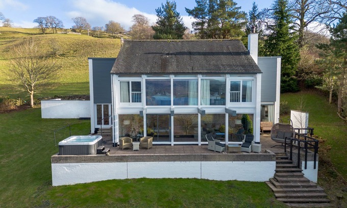 Windermere Casa | PADDOCK HOUSE, pet friendly, character holiday cottage in Ambleside