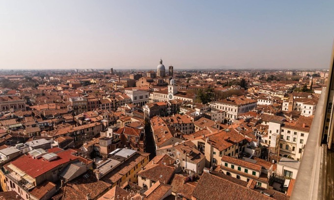 Historic Centre Apartamento | PADOVA TOWER 13TH FLOOR CITY & HILLS VIEW LIBECCIO