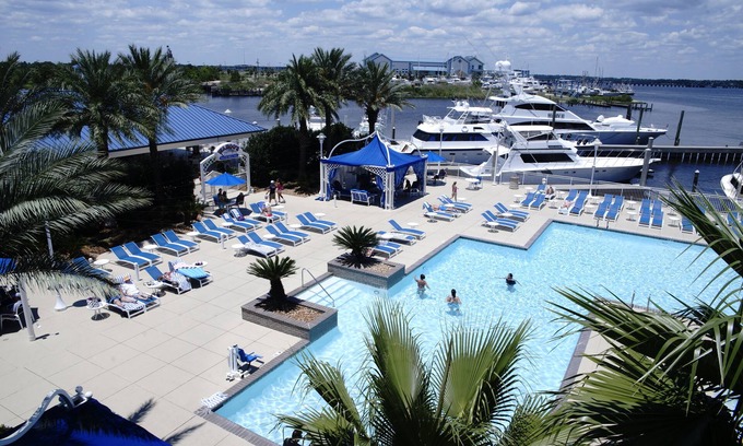East Biloxi Hotel | Palace Casino Resort