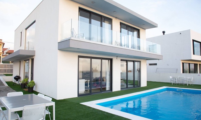 Ericeira Casa | Palace of Paradise: perfect for extended families and friends to make memories