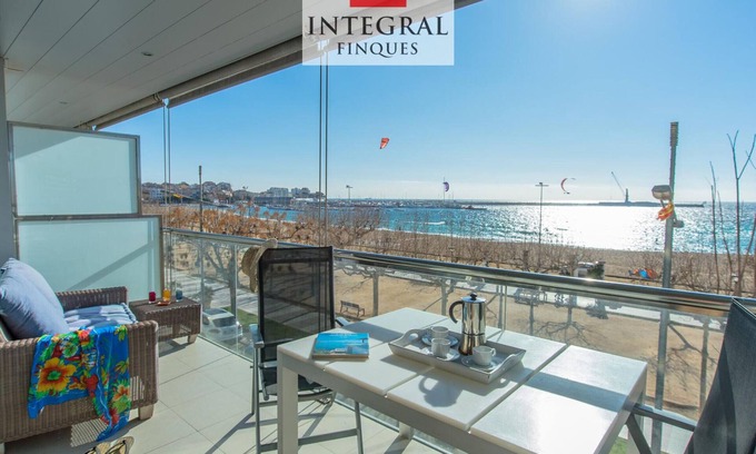 Palamos Apartamento | Palamós BeachFront Apartment