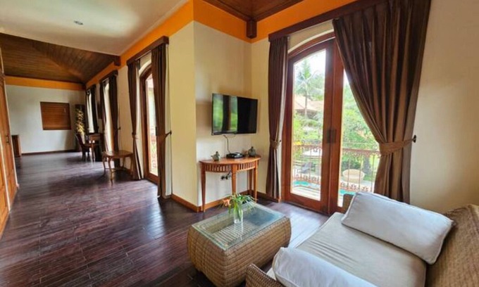 Melayang Villa | Palatial 9Bdr Private Pool Villa