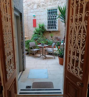 Qormi Cama Y Desayuno | Palazzino Nina Boutique Hotel