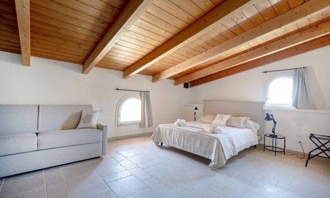 Municipio 1 Apartamento | Palazzo della Torre 202 - Modern Historic Loft