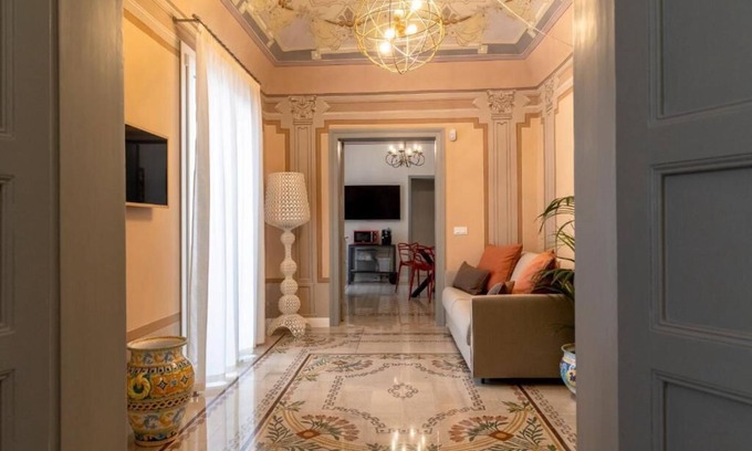 Trapani City Centre Apartamento | Palazzo Guajana- APARTAMENTO "B"