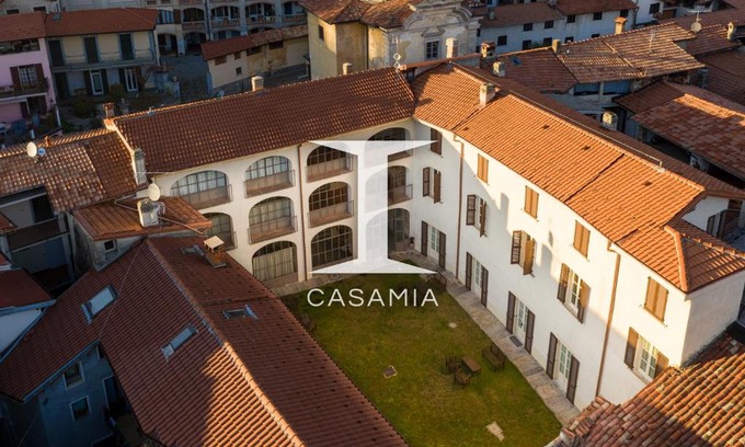 Castello Cabiaglio Apartamento | Palazzo Mia by iCasamia it