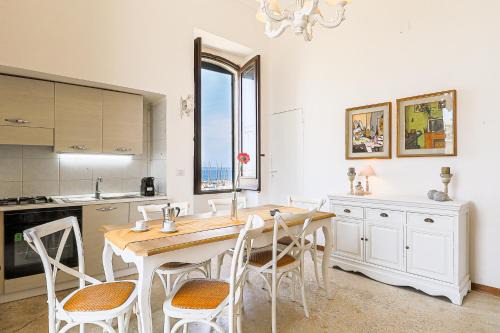 Gallipoli Apartamento | Palazzo Migliaccio Apartment by Casa di Marco AP23
