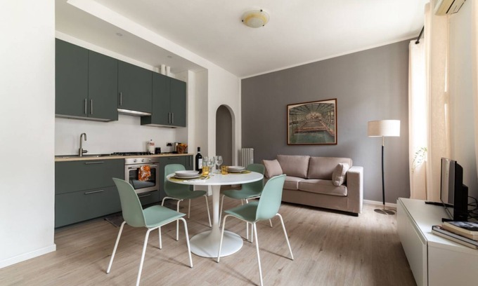 Parma City Centre Apartamento | Palazzo Tarasconi Petrol Color Apartment