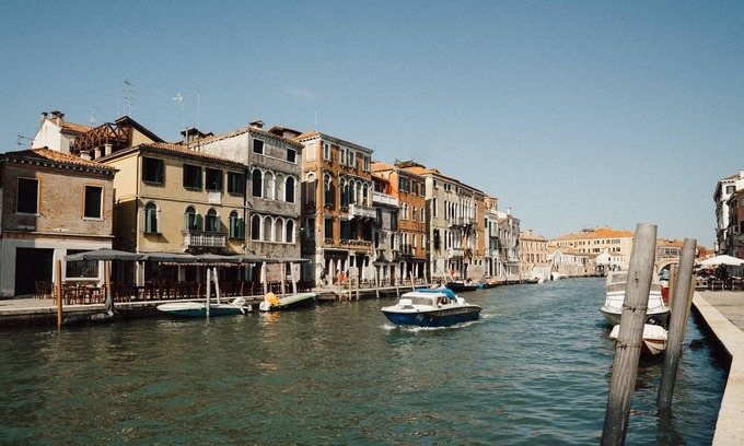 Cannaregio Casa | Palazzo Veneziano direct at the main canal of Venice with roof terrace