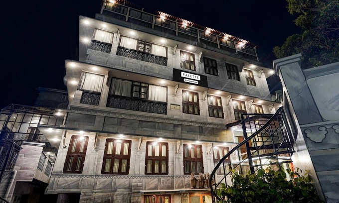 Varanasi Casa | Elegant Executive Suite at Heritage Scindia Ghat