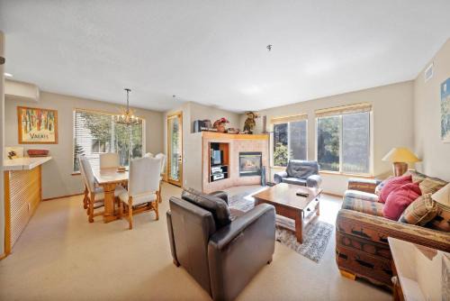 Olympic Valley Apartamento | Palisades Tahoe Lodge Rentals Two Bedroom #512