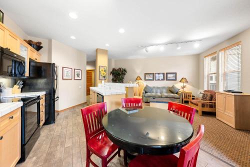 Olympic Valley Apartamento | Palisades Tahoe Lodge Rentals Two Bedroom #716