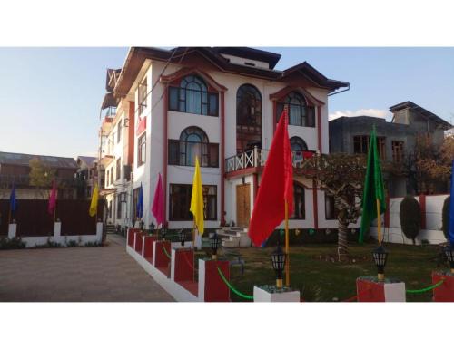 Nishat-Shalimar Casa | Palla's Inn & Suites-RESORTS, Srinagar