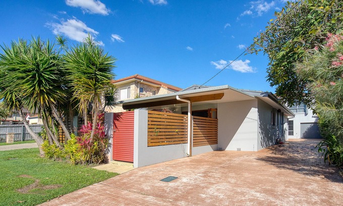 Palm Beach Cabaña | Palm Beach Cottage - 600m to Beach