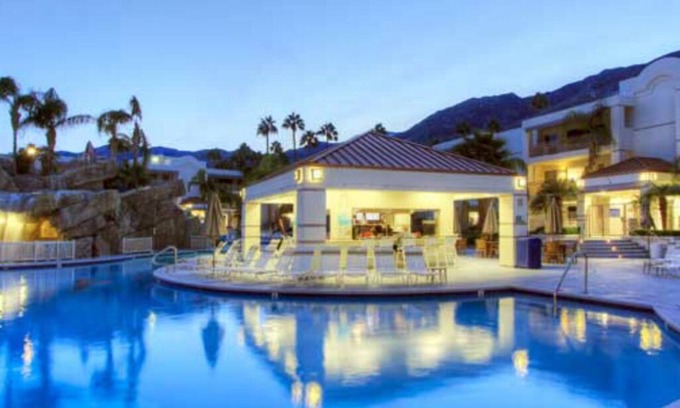 Canyon Corridor Villa | Palm Canyon gently bids travelers to retreat to this desert oasis. 1BDR Villa