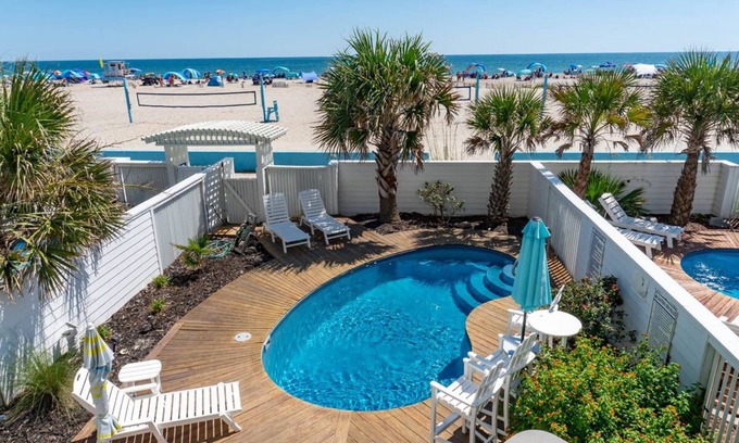 Atlantic Beach Casa | Palm Cottage III At The Grove, Oceanfront House in Atlantic Beach, NC!