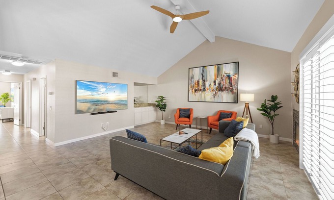 Indian Wells Condominio | Palm Desert CA Condo near BNP Paribas spacious 2 bedroom 2 bathroom w/ King Bed