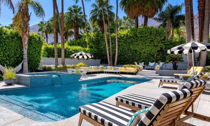 Vista Las Palmas Casa | Palm Grove - Luxury Mid Mod Vacation Home!