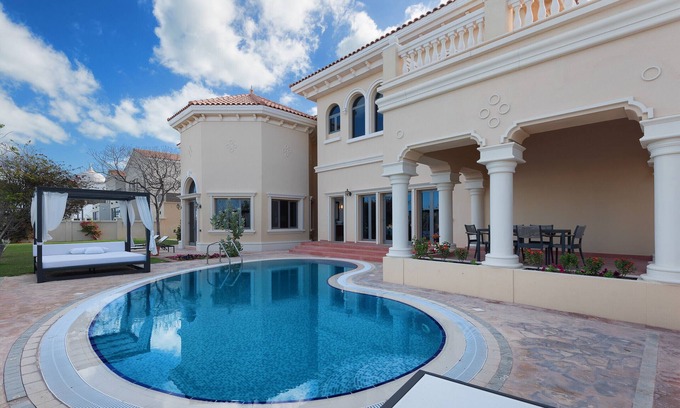 Palm Jumeirah Villa | Palm Jumeirah Beach Front XL Villa con piscina privada