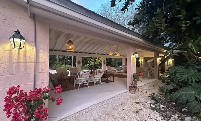 Homestead Casa | Palm Lodge, Historic House & Tropical Garden