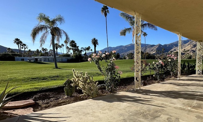 Canyon Corridor Condominio | Palm Springs Hideaway