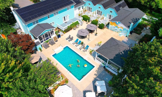 Rehoboth Beach Hotel | Palm Tree Room - Pool, Hot Tub, Sauna