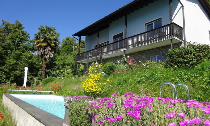 Orselina Apartamento | Experiencia árboles de palma, piscina y panorámica: Casa Belsito, Orselina, Lago Mayor