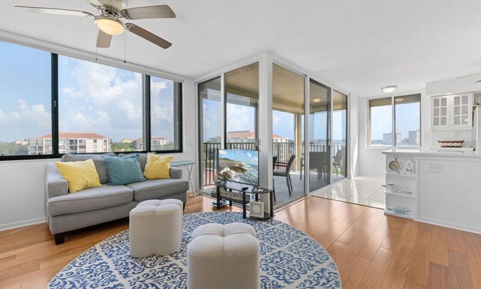 Palma del Mar Condominio | Palma Del Mar G-606 Beautiful!