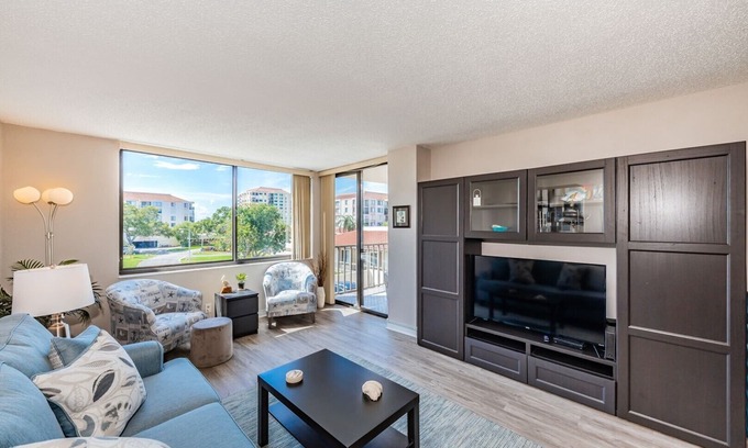 Palma del Mar Condominio | Palma 'Lush' Island Views
