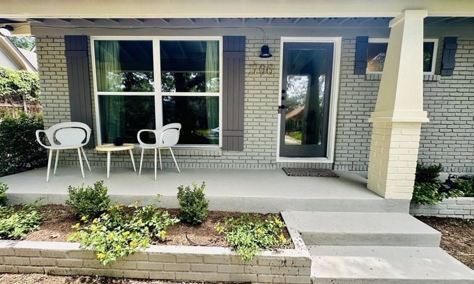 Clarksville Cabaña | Palma Plaza Unit C