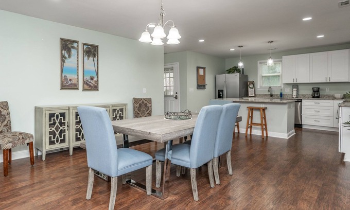 Pigeon Point Casa | Palmetto Cottage - Downtown Beaufort - Minutes to Parris Island!