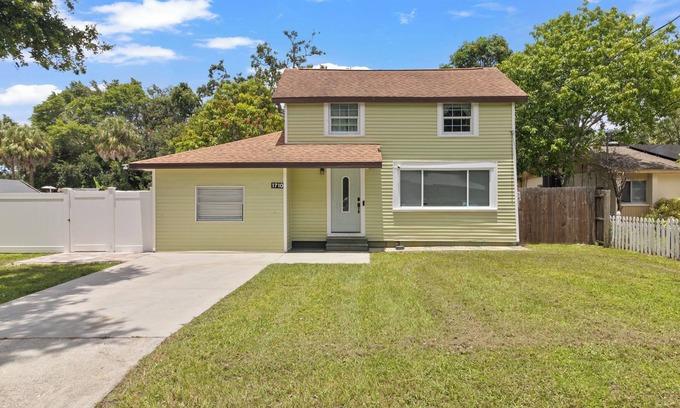 Palmetto Cabaña | Palmetto Historic Beach Cottage