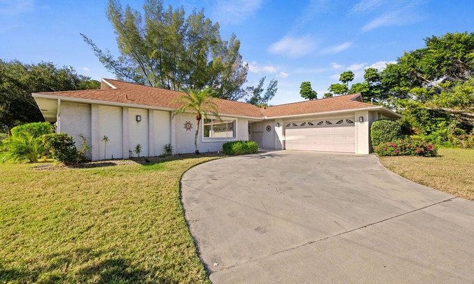 Trafalgar Casa | Palmetto Pool Villa